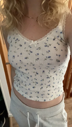 Couqette linne - Fint couqette insiperat linne från hm som tyvärr inte kommer till anvädning, knappt använt