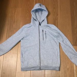 Sail racing zip - Sail racing zip, bra skick, nästan aldrig använd, kan diskutera pris, öppen för byten 