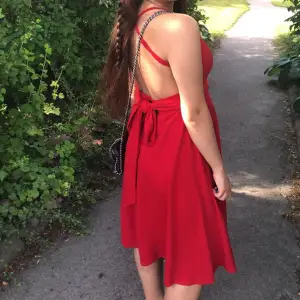 Snygg röd klänning 