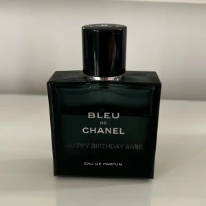 Chanel parfym  - Säljer denna parfym för jättebra pris. Äkta Bleu de Chanel parfym 50 ml