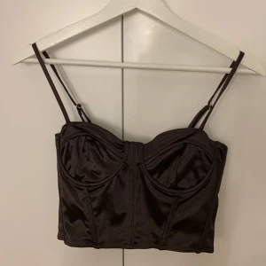 Brun korsett top  - Brun korsett topp 🥰🌸