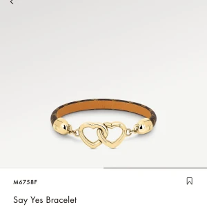 Louis Vuitton arband  - Säljer detta jättefina armbandet från Louis Vuitton då det tyver inte kommer till användning. Det är endast använt 1 gång och kvitto finns. Första bilden är lånad. Nypris är 3650 och säljer för 1500, Kommer med både låda och dust bag.