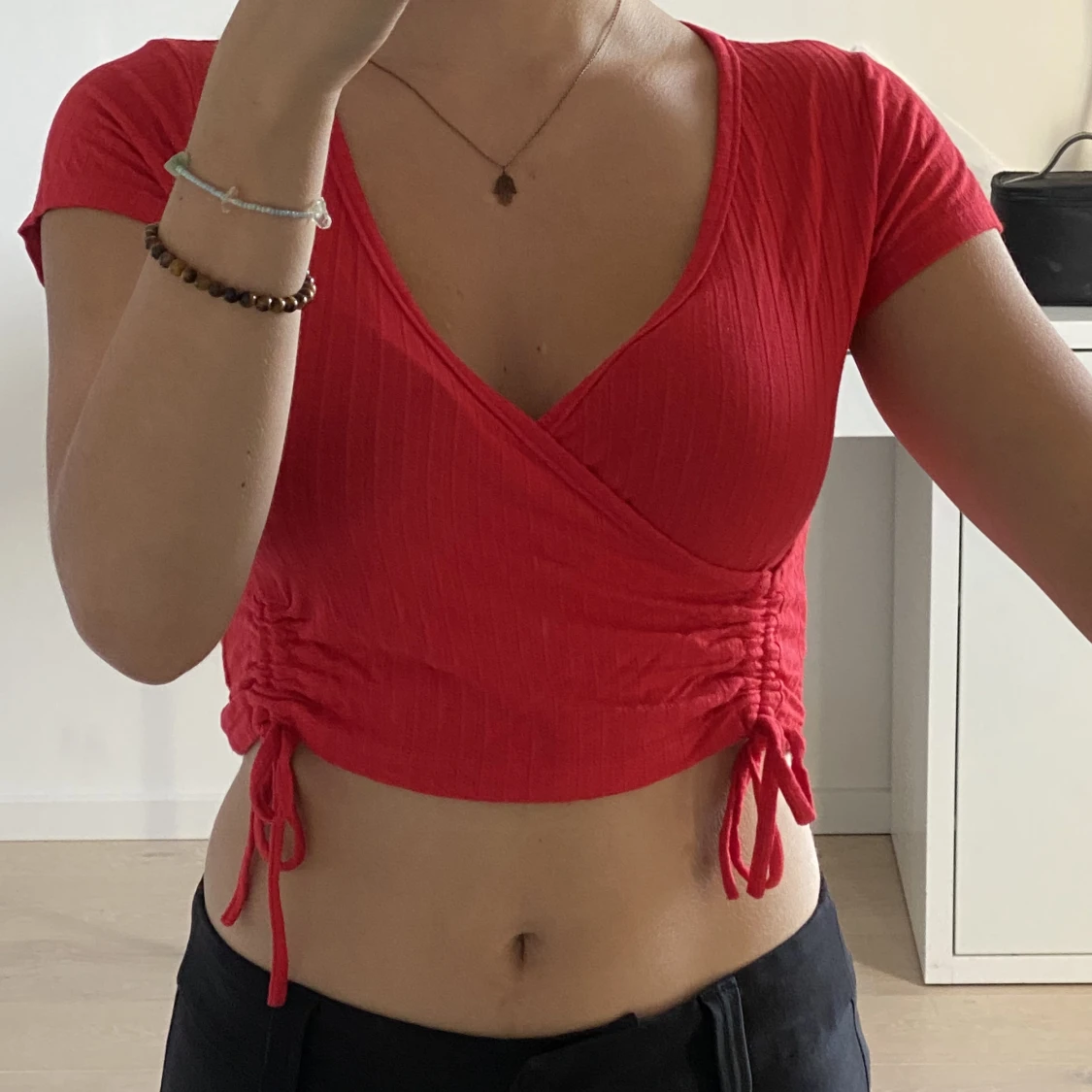 V-ringad röd t-shirt - 90