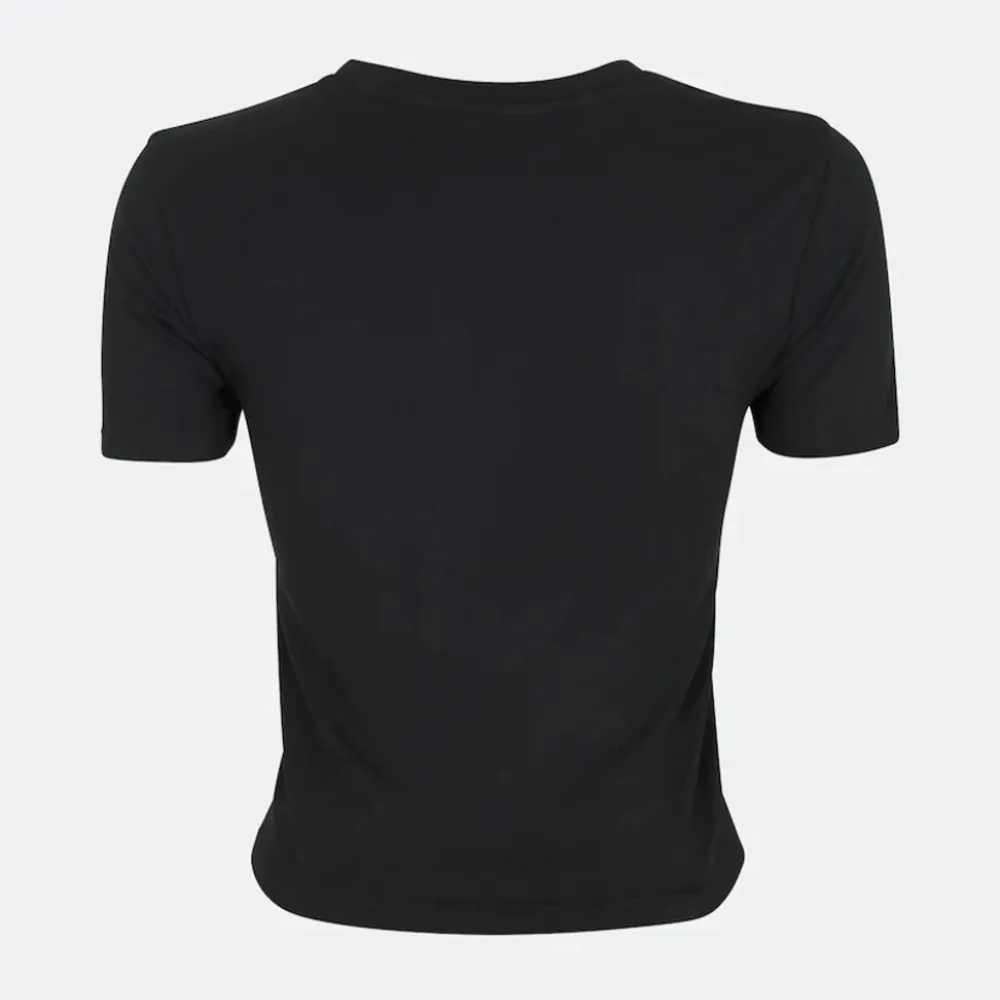 ”90’s baby T-shirt” från bikbok, endast använd fåtal gånger 💕. T-shirts.