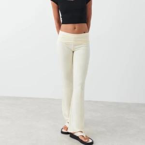 Gina tricot- yoga pants - Mysbyxor/ Yogapants från gina tricot. Använda två gånger 🤗