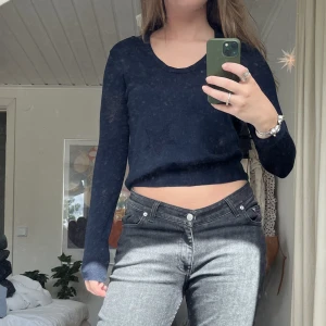 Zadig tröja  - Sjukt najs Zadig & Voltaire stickad tröja i merinoull. Mönster med stjärnor. Storlek XS men passar även S bra!!🥰🥰💕