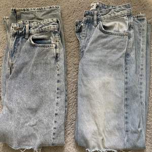 Två par högmidjade ljusblåa jeans! Båda är i fint skick. Dem till höger är från H&M och de till vänster är från lager 157. Skulle säga att storleken är 32/34. 100 kr styck eller 150 för båda💖