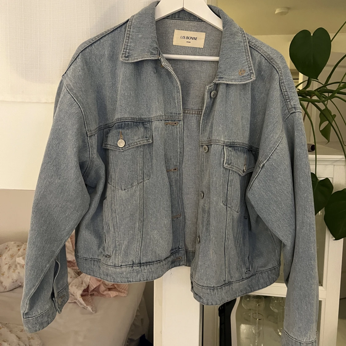 Oversize jeansjacka från Lis bonne atelier  - 90