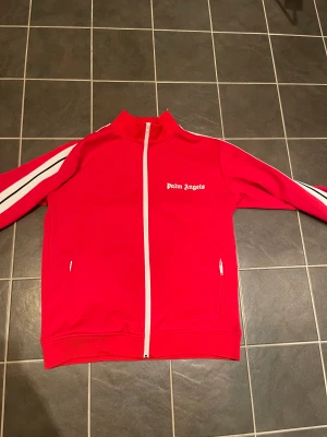 Palm angels tröja - Palm angels tröja Storlek M Cond 9/10 Tags finns  Bara höra av sig om de är något ni undrar