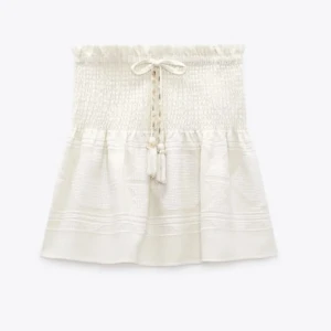 Kjol - Kjol från zara, köpt för 399💘bra skick 👌🏻