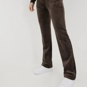 Juciy byxor - Fina juciy byxor fick i present men använder inte priset går o diskutera(rimliga)💕