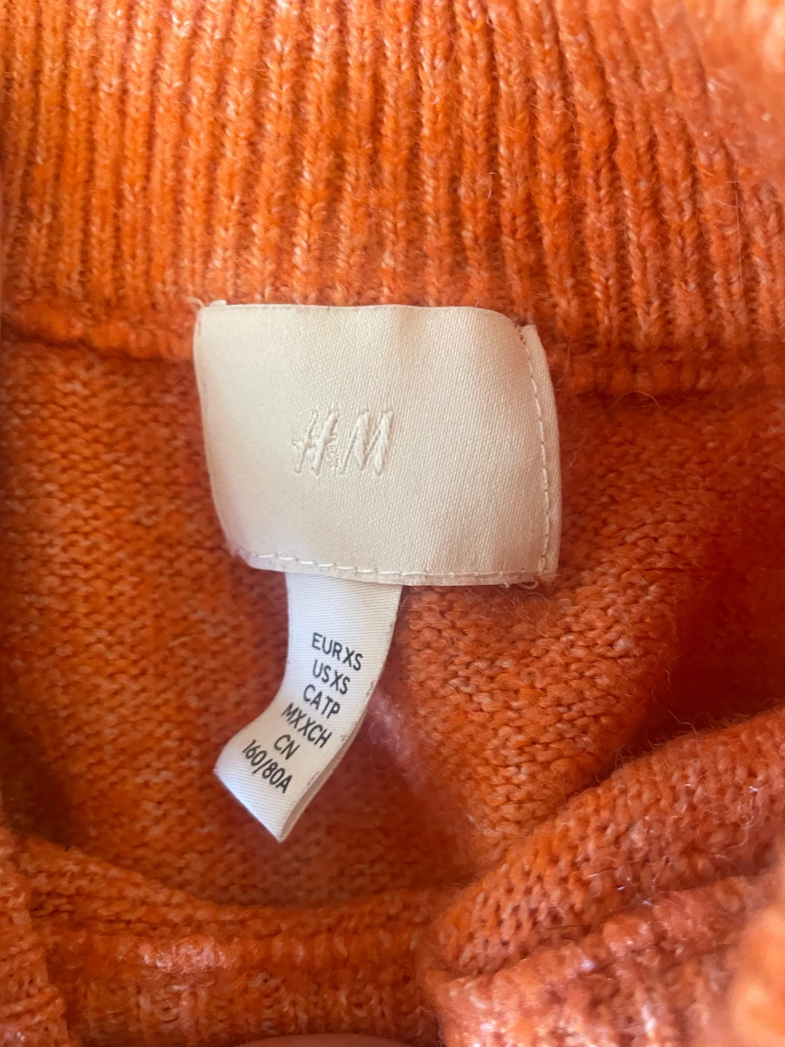 Gul stickad tröja från h&m