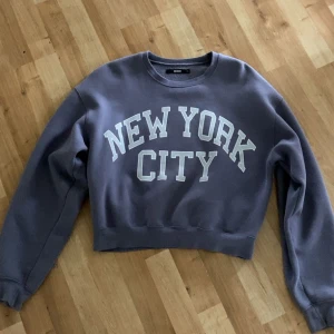 Sweatshirt - Säljer denna sweatshirt från bikbok💗har använts några gånger