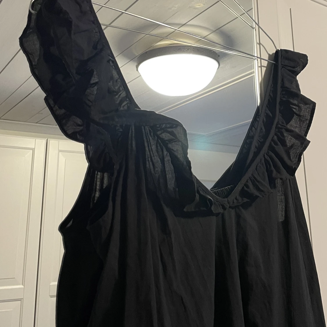 Klänning med volang - 90