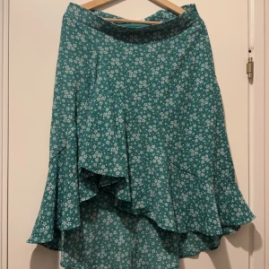 Kjol med dragkedja  - Strl 40 