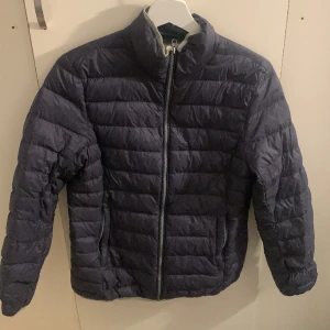 Tunnjacka - 90% duck Down 10% feather 