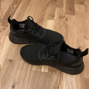 Skor  - Adidas nmd riktigts haft typ några månader storlek 38 kan gå ner i pris lite vid snabb affär skriv om funderingar 