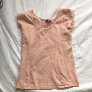 Snygg baströja  - En snygg baströja för bra pris. Finns inte i butik längre