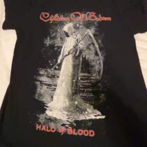 Children of Bodom - Halo of Blood i storlek S  Officiell merch, Gildan.  Knappt använd. Orginal pris var 220ish tror jag. 