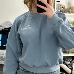 blå jätte söt sweatshirt från hm använd få gånger