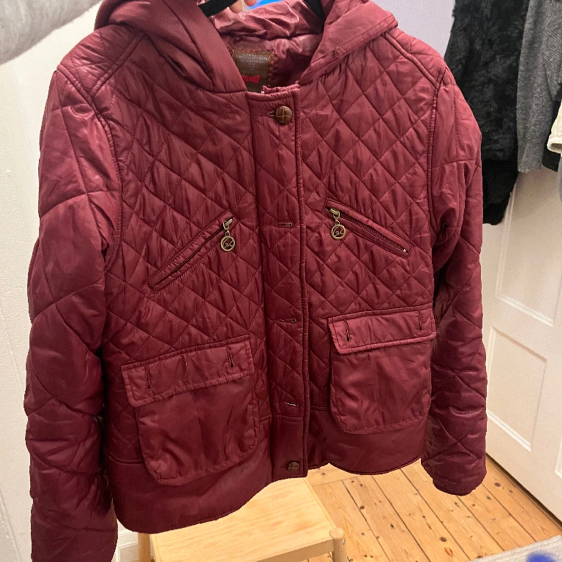 Vin röd dun jacka - 90