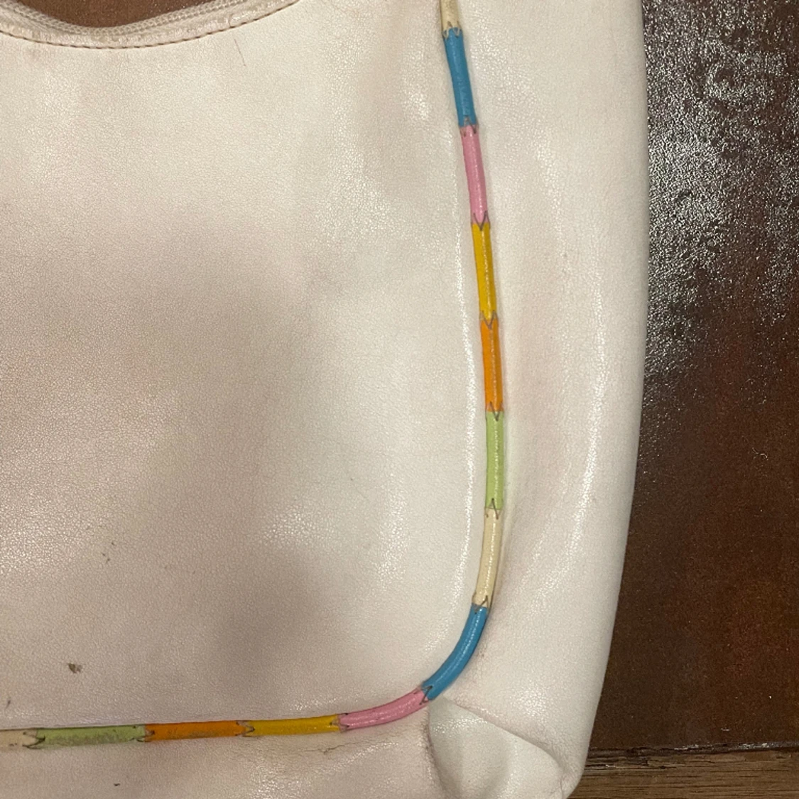 Väska med unika detaljer - 90