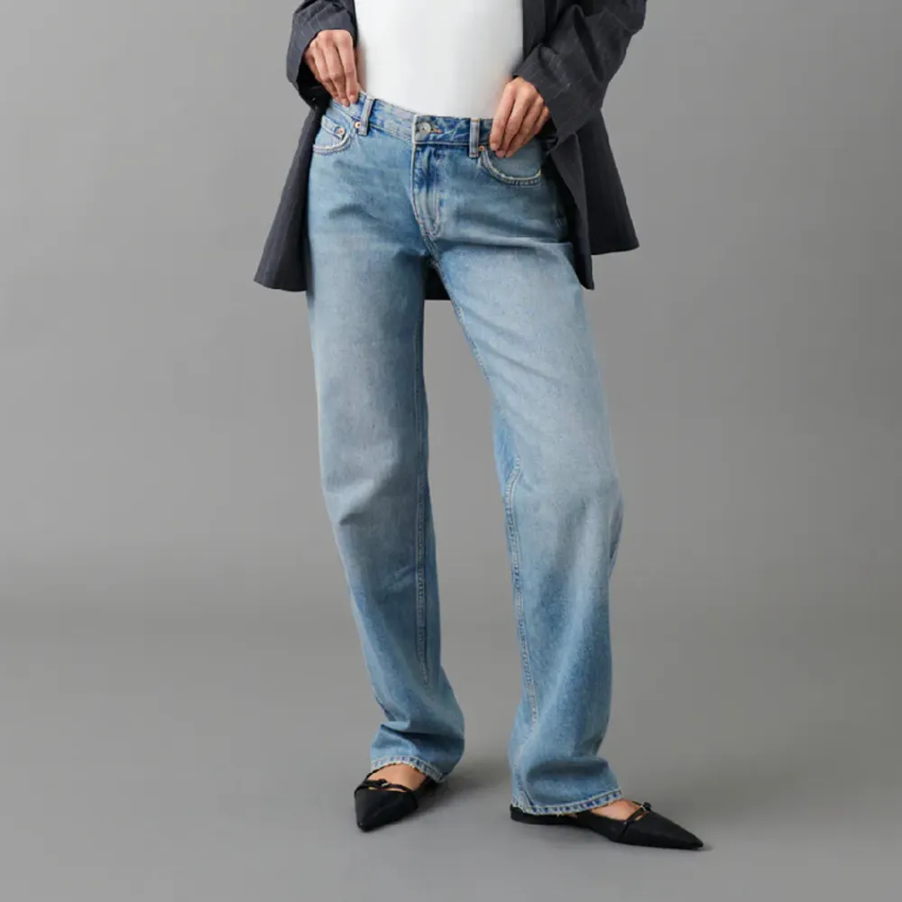 Säljer mina Gina low waist jeans. Sparsamt använda så i gott skick!!💞. Jeans & Byxor.