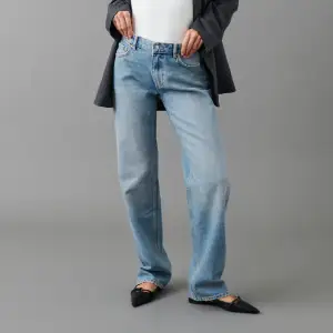 Säljer mina Gina low waist jeans. Sparsamt använda så i gott skick!!💞