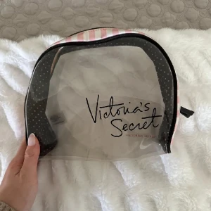 Necessär  - Fin necessär från Victoria secret🥰