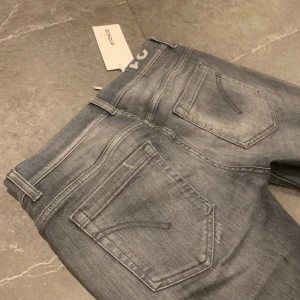 Dondup jeans - Hej, säljer nu ett par riktigt snygga dondup jeans för 850kr nyköpta för 3300 kr. Slim fit!  Pris kan diskuteras vid en snabb affär