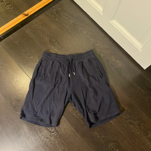 Gant shorts - Marinblåa Gant shorts i fint skick. Storlek 170 (15 years).