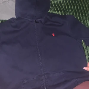 Ralph Lauren Polo kofta  - Jättefin Ralph Lauren hoddie  Mörkblå Storlek XL Nyskick!