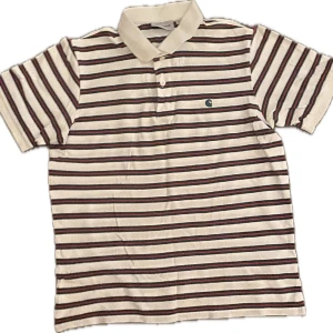 Carharrt Piké  - Snygg carharrt piké storlek s. Bra skick, hör av dig vid frågor!