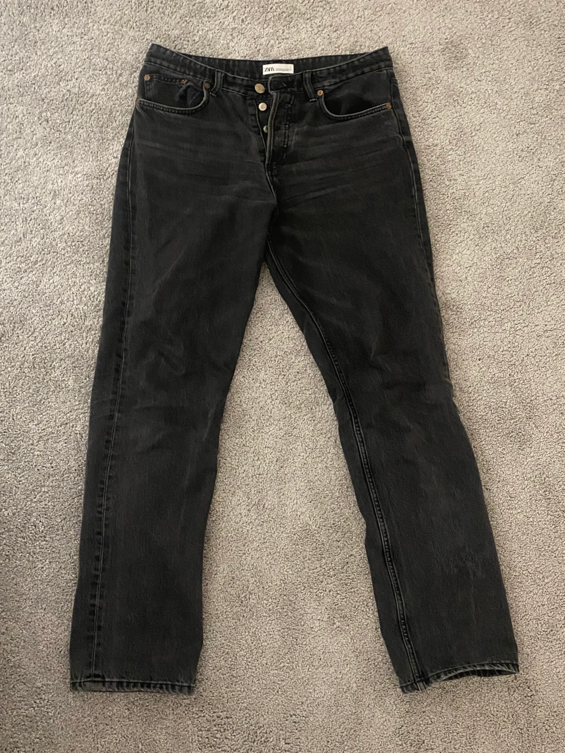 Straight midwaist jeans från Zara