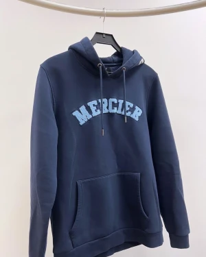 Mercier hoodie - Skick 9/10 Storlek M (Ny pris 950kr)