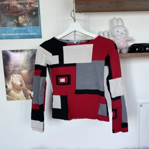 Mönstrad topp - Mönstrad vintagetopp från Piu Piu (nästan Miu Miu om man kisar) 💋
