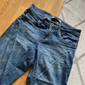 Raka jeans - Supersköna och snygga jeans med raka ben 