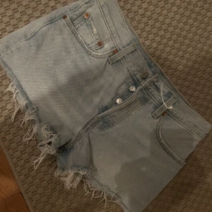 Levis shorts - Skit snygga ljusblåa Levis shorts! Tyvärr för små för mig 😔