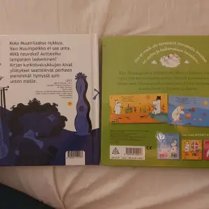 Muminböcker i nyskick Finsk text  Roliga upplevelser i böckerna för barn lyfta på flikar snurra på saker i böckerna så sidorna ändras. Buda inga skambud