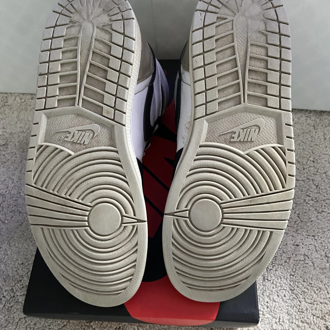 Jordan 1 Retro High OG - Stage Haze/ Bleached Coral, St:45,5 - 91