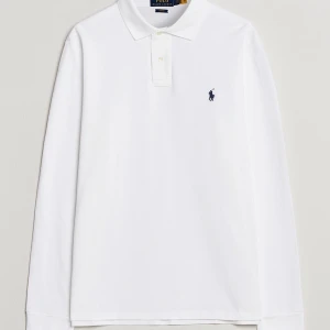 Ralph Lauren Tröja - Hej! Säljer nu min Ralph Lauren rugby tröja då jag fortsätter att rensa garderoben!😁  Storleken är 14-16y vilket motsvarar 164-175 ish. Pris går att diskuteras. Köpt för 1299kr på CareOfCarl Skick: 8/10 Kom privat för mer bilder😊