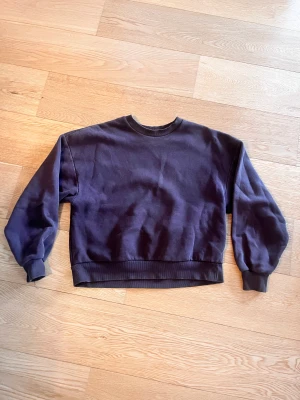 Sweatshirt  - Sweatshirt från gina tricot 
