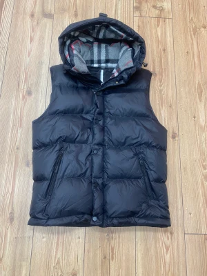 Burberry - Helt ny de blir till väst och jacka 