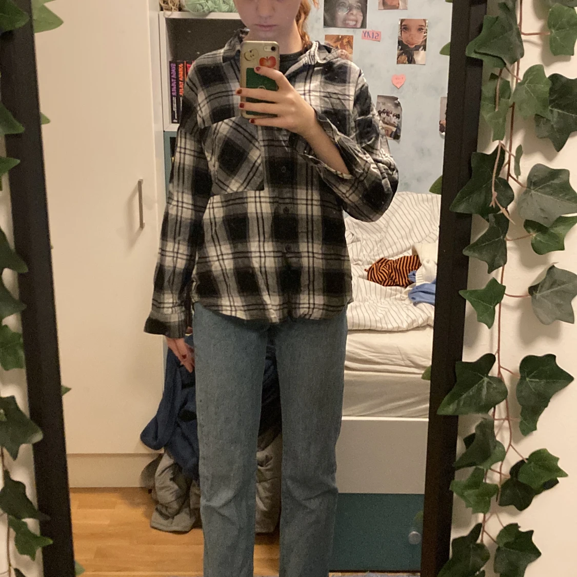 Svart vit, rutig skjorta  - 90