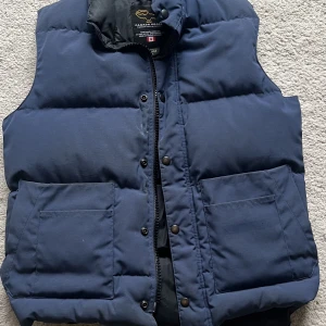 Canada goose väst - Canada goose väst i strl S 