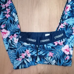 Träning byxor  - Ett par stroger tränings byxor som inte kommer till användning längere 🥰förlåt för min kamera skriv gärna och fråga om fler bilder🤗