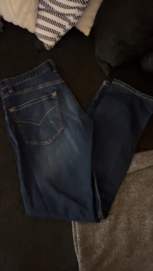 Hansen and Jacob jeans  - Säljer nu ett par Hansen and Jacob jeans. Extremt bra skick använda 1-2 gånger,  små i storleken. Osäker på nypriset men ligger runt 1600-2000. Kom privat för mer frågor.