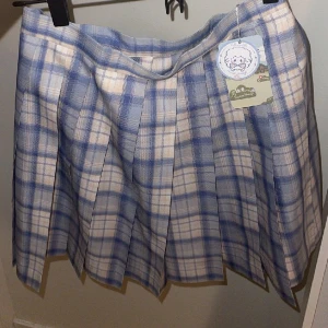 skit snygga Jk kjol - Har aldrig använt dem, lappen är kvar! Man kan ändra storlek på den också.