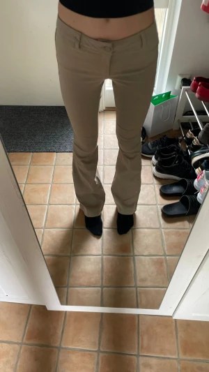 Lågmidjade jeans - Säljer dessa jeans för de kommer inte till användning längre. 