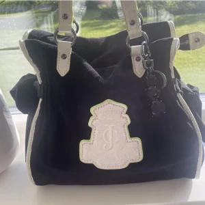 juicy couture väska - säljer pga den inte kommer till användning 